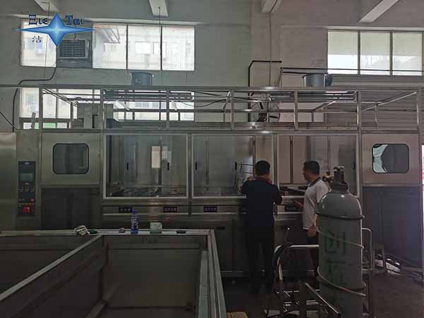 工業(yè)超聲波清洗機