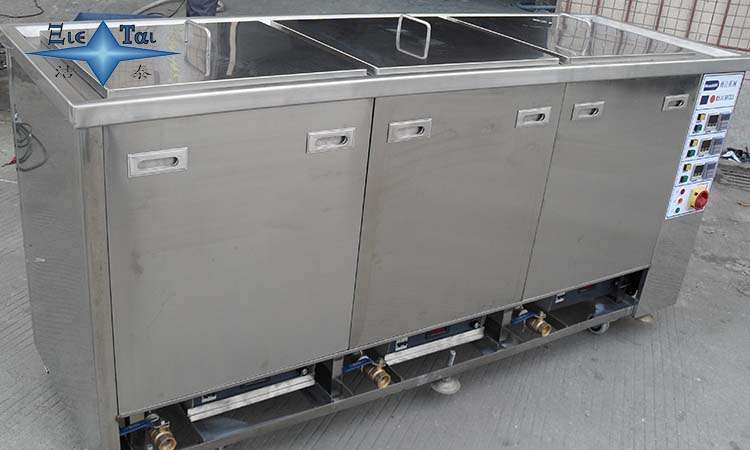 超聲波清洗機在航空制造行業(yè)的應用，如何清潔航空設備？