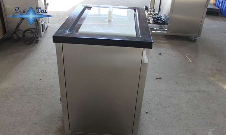 超聲波清洗機:提升金屬電池接頭導電性和壽命的效果和注意事項 超聲波清洗機:提升金屬電池接頭導電性和壽命的效果和注意事項