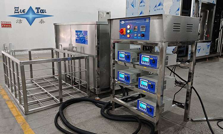 超聲波清洗機(jī)的清洗介質(zhì)選擇：原理、應(yīng)用與優(yōu)化