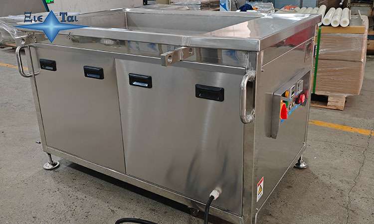 超聲波清洗機中的藍色水：成分、用途及作用原理解析